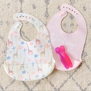 Set: Lila & Jack Baby Girl Silicone bibs and Choomee fleck dip spoons